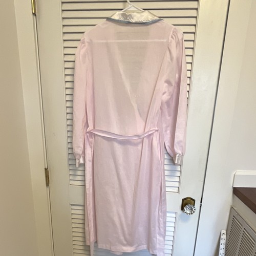 VTG Fantasy Nightwear by Janice Lee Pink Embroidered Satin Collar Robe Small - Picture 5 of 8