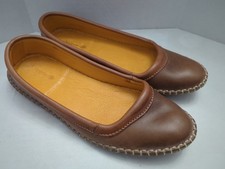 Quoddy Relax Skipper Tan Leather Moccasins Stitched Leather Soles Women's Size 8