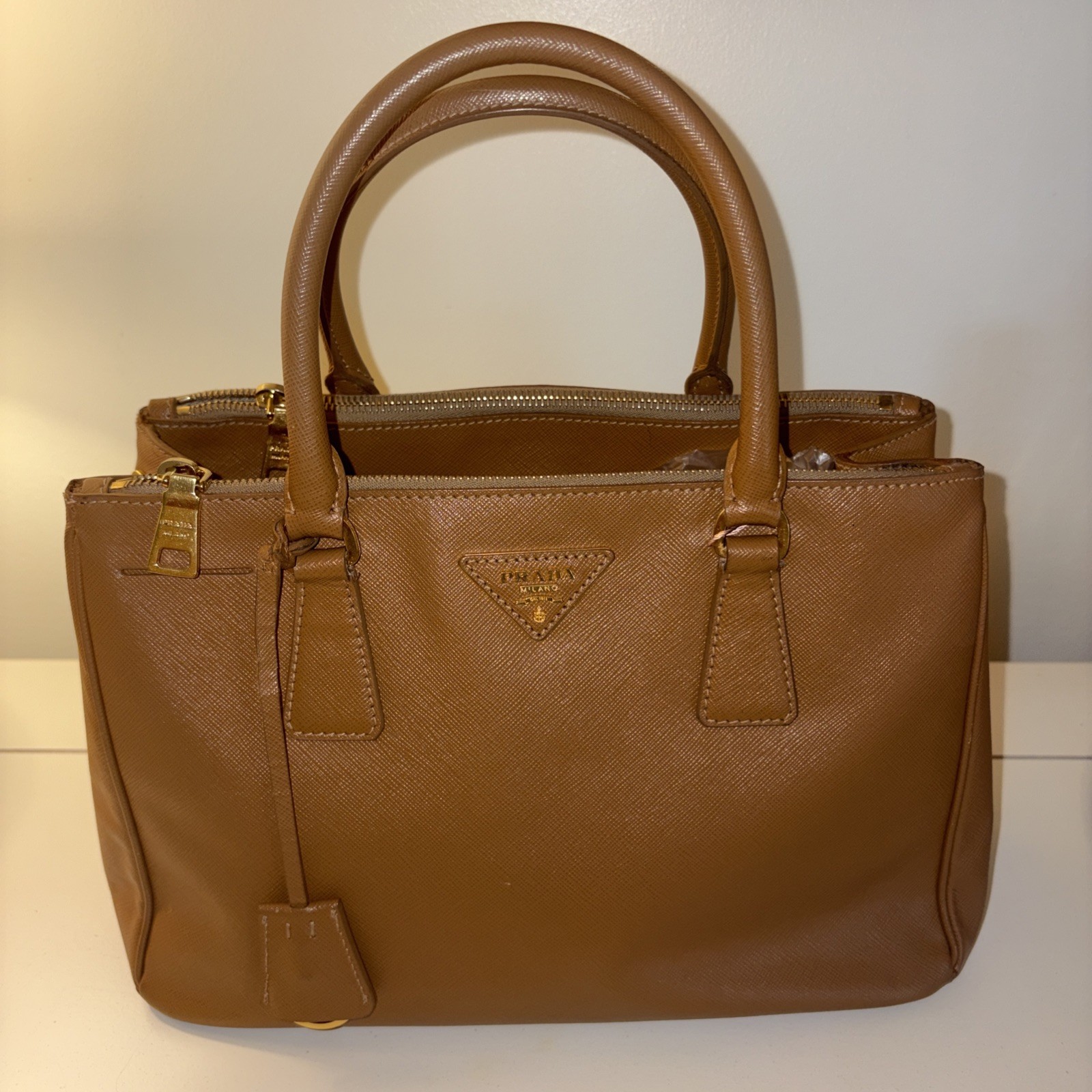 PRADA Women's Caramel Galleria Saffiano Leather Handbag Shoulder Bag Medium