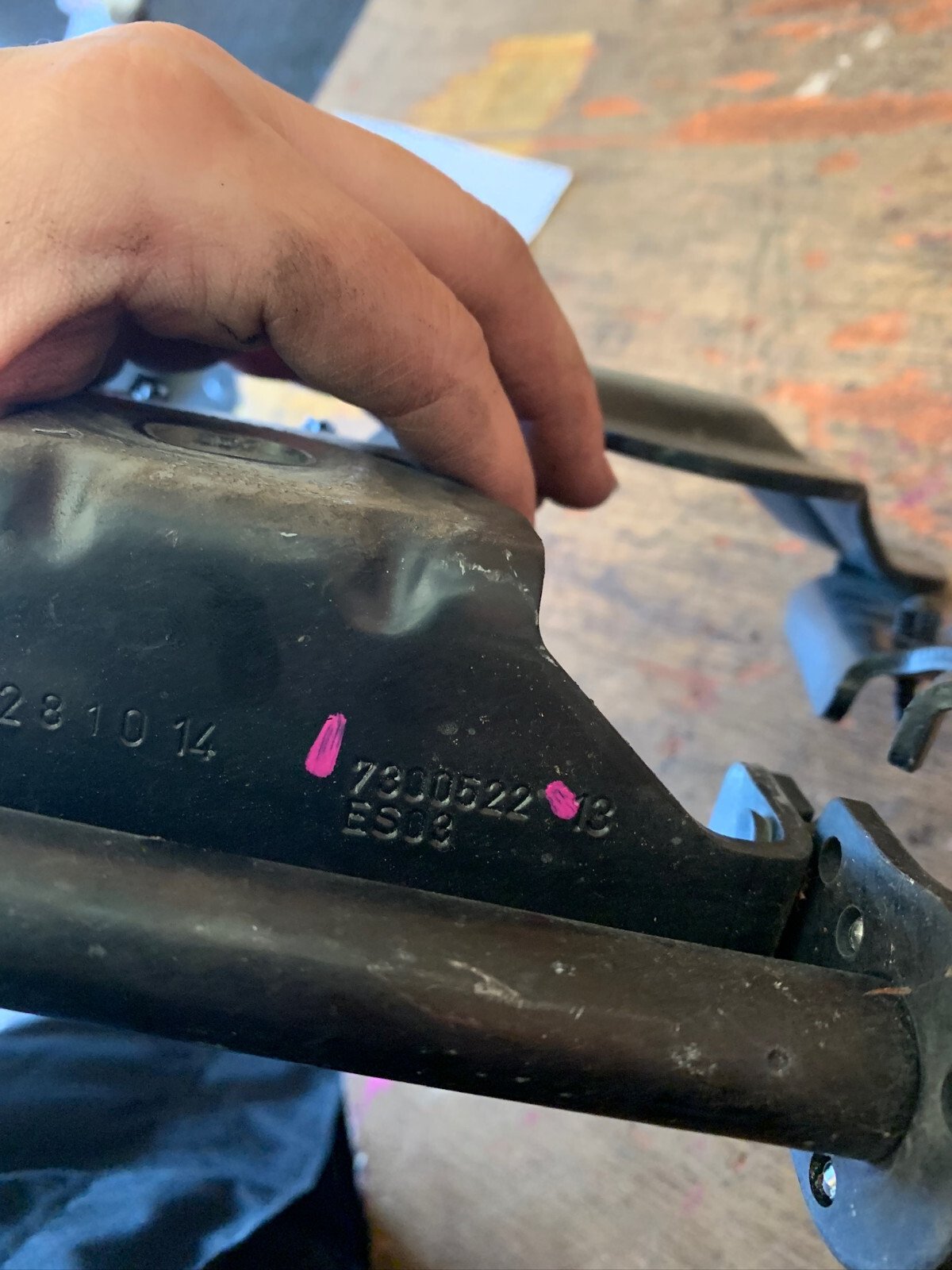 BMW 2 Series Bonnet Hinge & Gas Strut Drivers Right O/S F45 F46 7300522 7300538