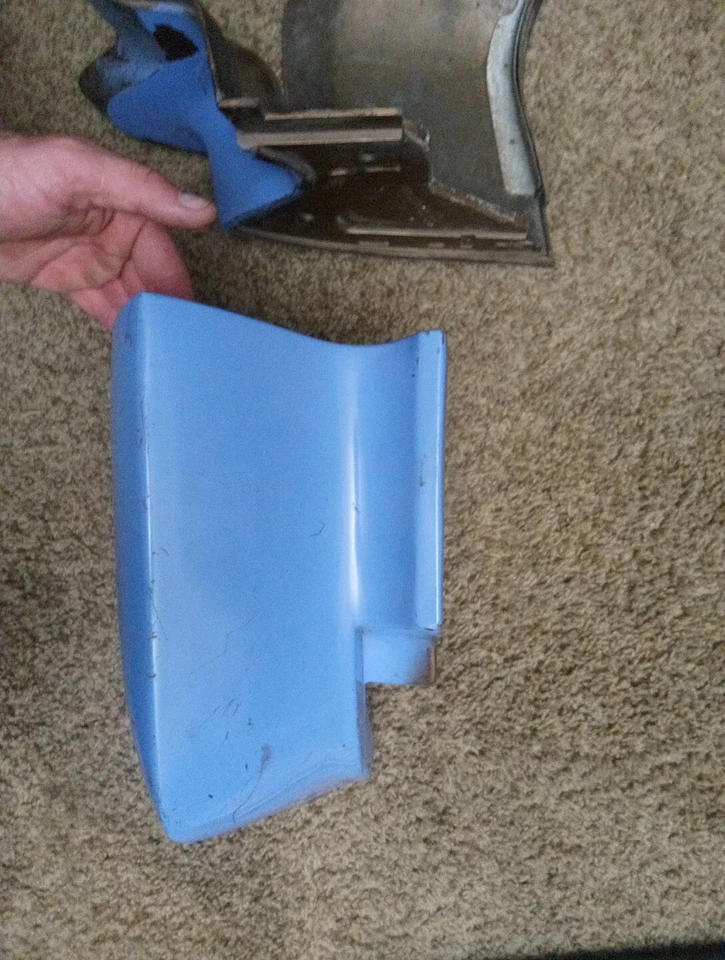 Rellenos de parachoques de esquina delantera para Pontiac Grandville 73-76 fabricante de equipos originales con luz Donk Olds derecha Foto 4 de 4