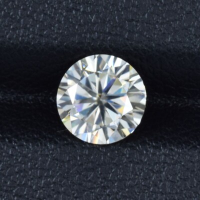 1.41 ct LUSTROUS WHITE DIAMOND SPARKLING / MOSSANITE - 7.5mm Round Video !!