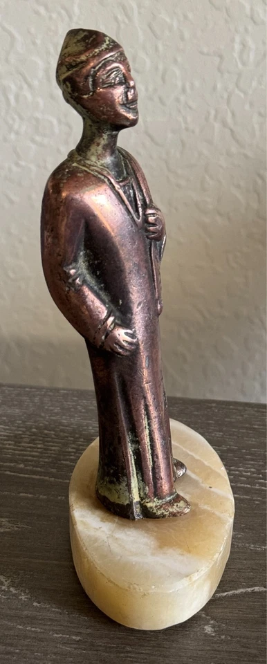 Antigua figura masculina budista de bronce en túnica 7,5" escultura sobre base de mármol Foto 4 de 4