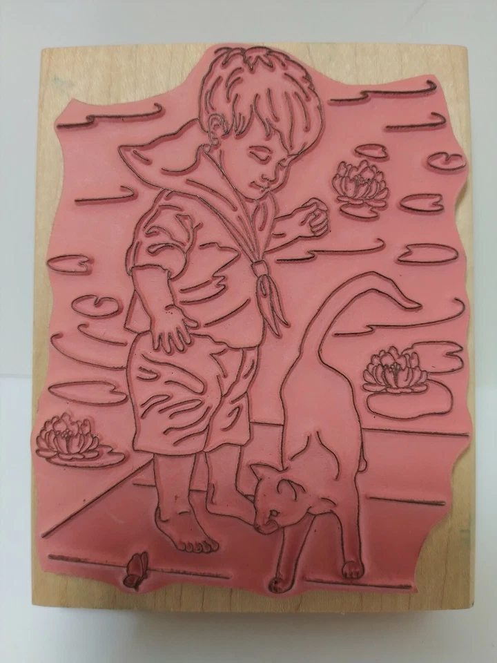 Estampillas Happen Boy con gato montado en madera sello de goma escena de lago muelle de agua 5 x 3 Foto 2 de 3