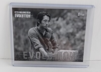 2017 Topps Walking Dead Evolution Glenn Rhee 32 B&W SP 1/10