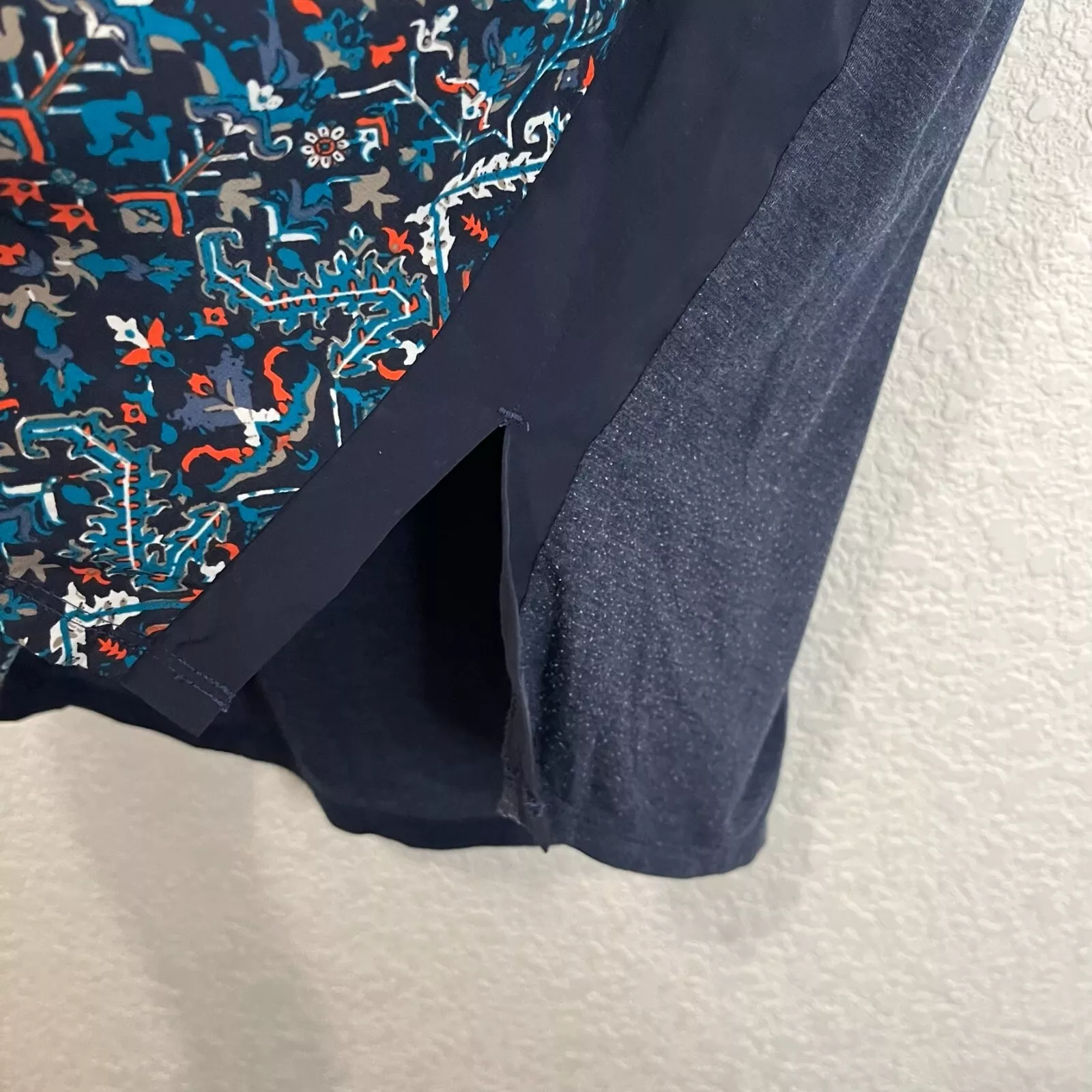 athleta geometric floral sleeveless back zip blouse shirt