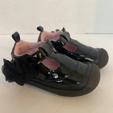 Rising Star Infant Size 5 Black Dress shoes- Hook and Loop closure with flower