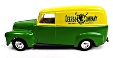 ERTL 1950 JOHN DEERE CO Panel Van Delivery Diecast Coin Bank Key Vintage