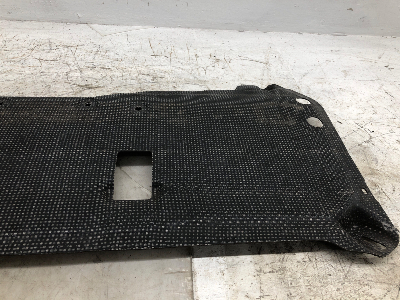 2016-2020 BENTLEY BENTAYGA UNDERBODY SPLASH SHIELD GUARD COVER PANEL 4M0804033F