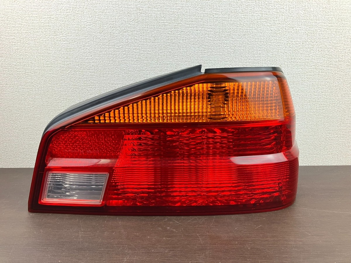 ローレル C35 テールランプ ライト テール 日産 NISSAN LAUREL C35 ZENKI Tail lights Rear Right Lamp OEM GENUINE