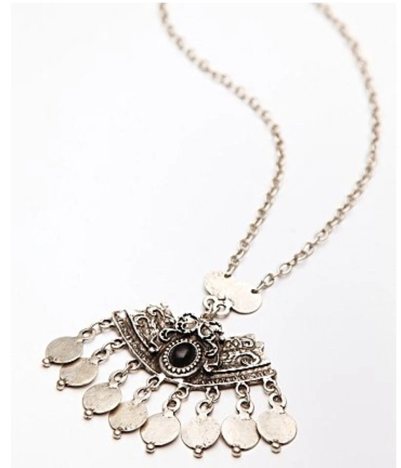 Colar pingente moeda curva ébano estanho Free People joia pedra ônix preto  - Imagem 3 de 4