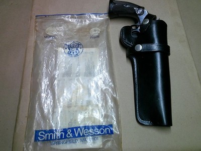 Vintage NOS Smith & Wesson RH Holster for S&W Model 35 H&R 6''