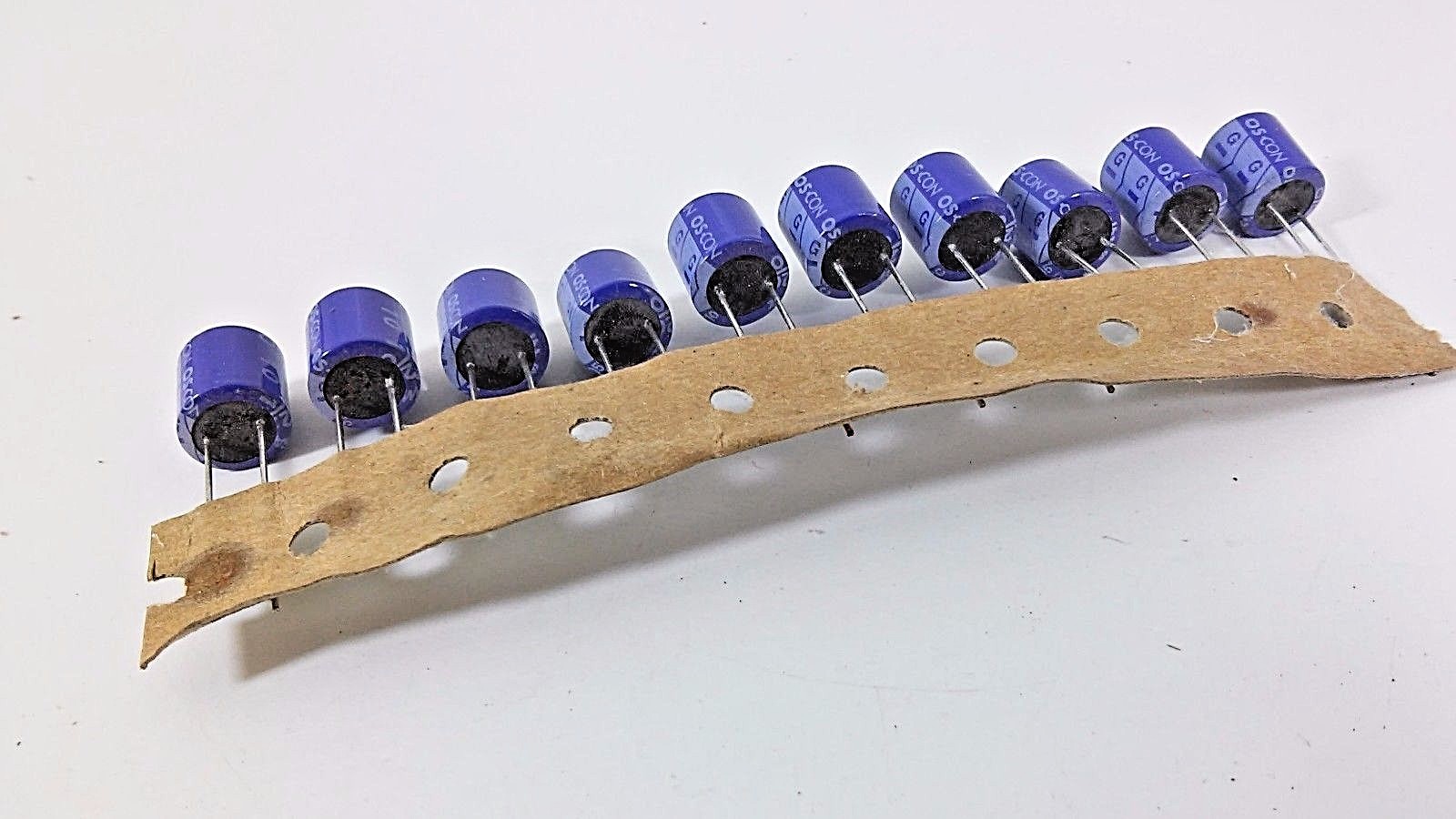 NEW X 10 Pcs. Sanyo 10V 220uF OScon OS CON Organic - Foto 9