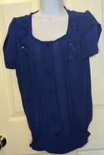 Women's beautiful Blue Flower Blouse. See Description For Measurements