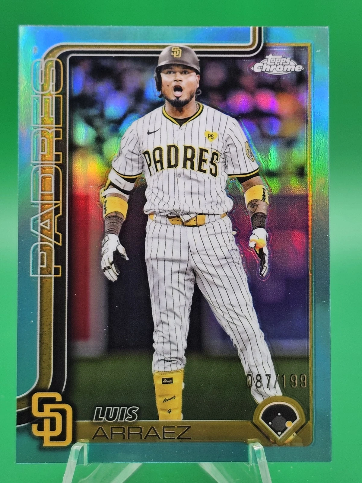 2025 Topps Chrome #216 Luis Arraez /199 Aqua Refractors