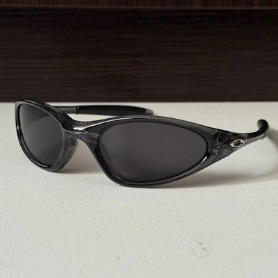 Oakley Minute 1.0 Black Sunglasses | plate splice eye jacket eye