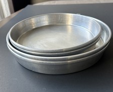 Wear-Ever Cake Pans Set 4  Round 2 pcs 2875 9" quick slider & 2 pcs 2713 8" Vt
