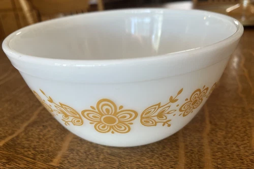 Vintage Pyrex Butterfly Gold #402 Mixing Bowl 1.5 Qt  Gold flowers