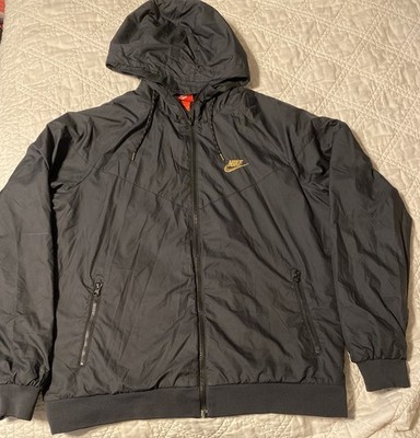 Nike Sportswear Windrunner Winterized QS Jacket Size M Black Gold 943382-010