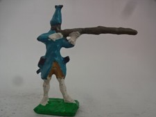 Stara cynowa figurka / Waterloo / Francuz stojący strzelający / wariant kolorystyczny 16