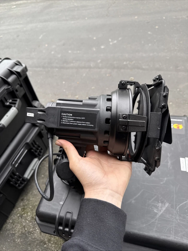 Impact Qualite 300 - 300 Watt / 3200K - Focusing Flood Light - Image 4 of 4