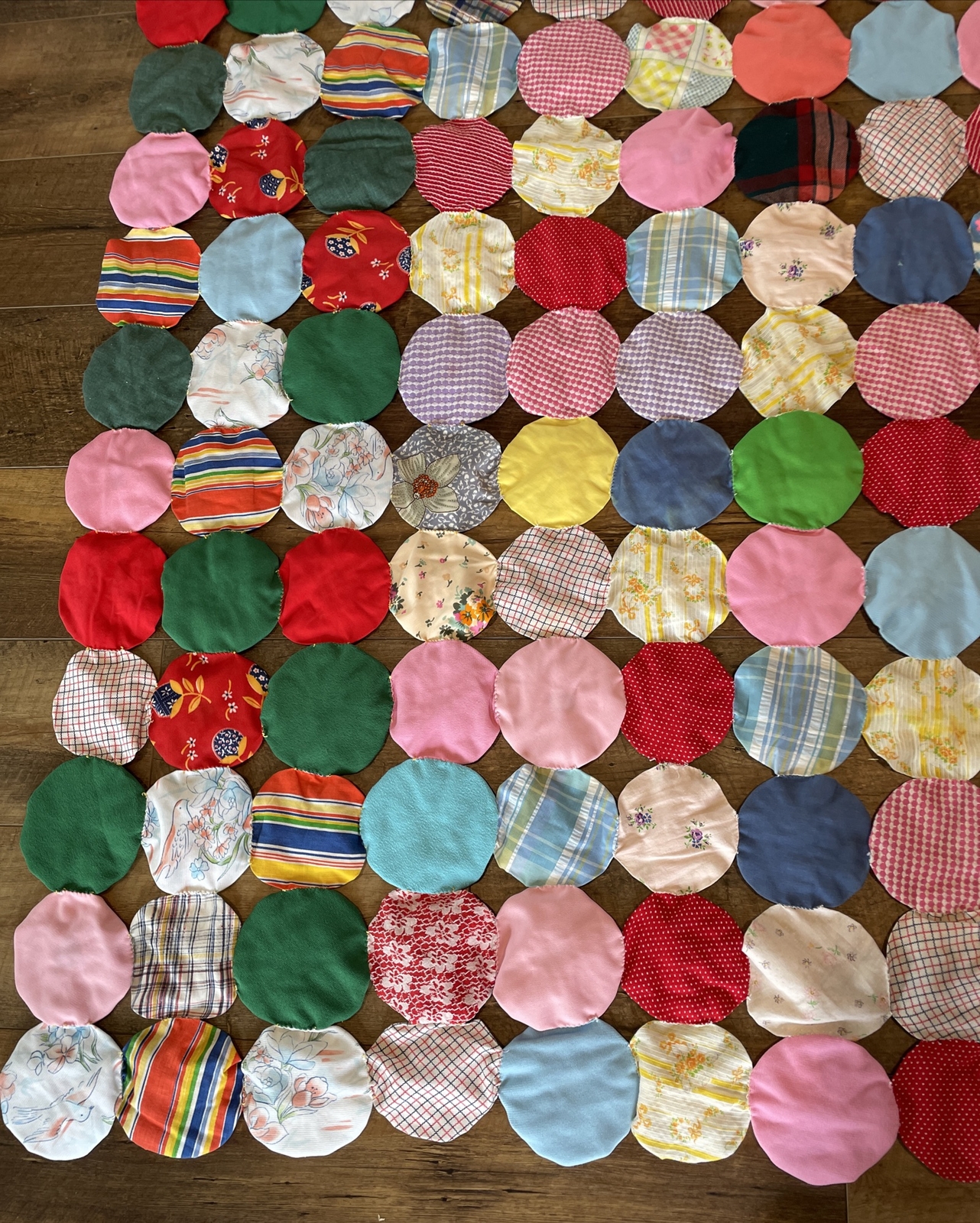 Vintage Yo Yo Quilt 73”x66” Beautiful Large 4x4 Pieces, No Back Cover