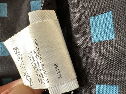 AKIRS Punto Womens sz 8 black/ blue print revisable zip jacket - Picture 11 of 11