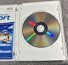 Wii Sports Resort (Nintendo Wii) Sports E 2009- Complete w/ Manual