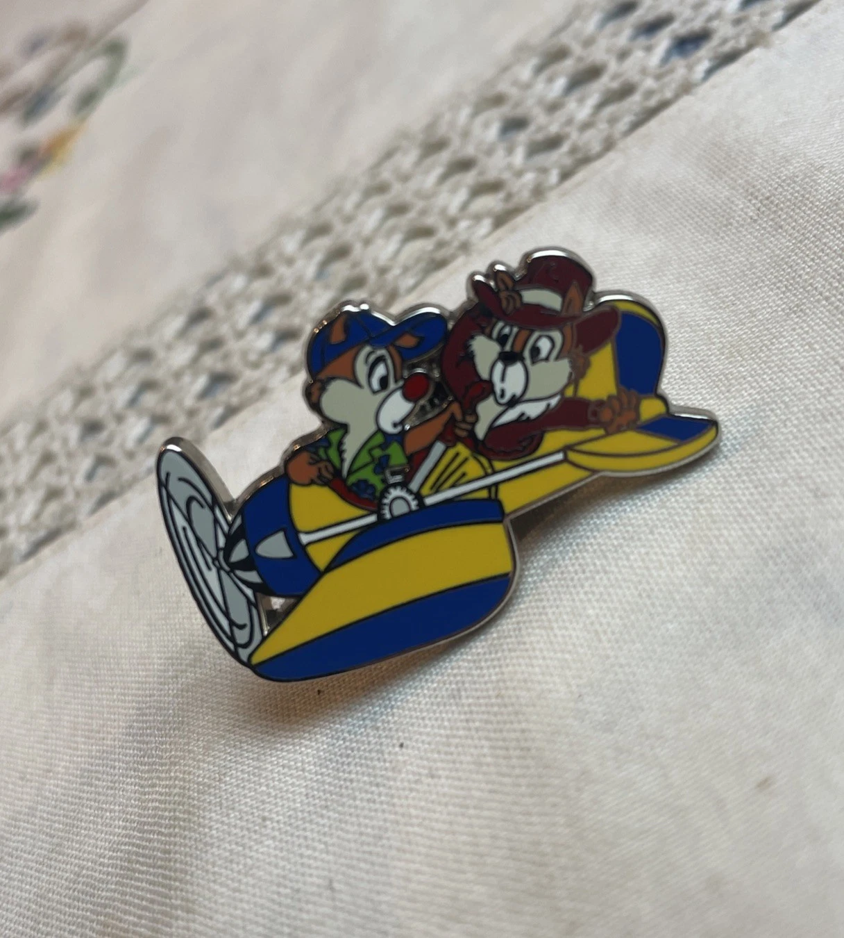Disney Pin 2008 Chip ’n Dale Rescue Rangers Ranger Plane Flying Vintage Classic