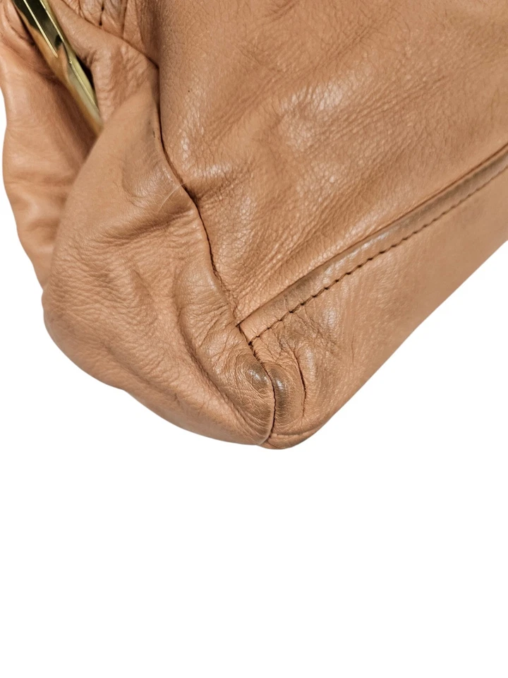 Cartera para mujer Weber's vintage de cuero melocotón grande con mango de metal dorado Foto 4 de 4