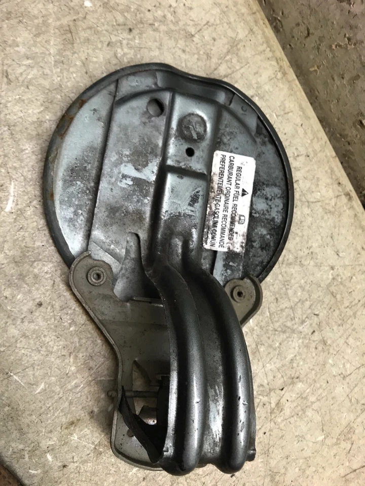 03 04 05 06 07 08 Tapa de puerta de llenado de gas combustible Mercury Grand Marquis Foto 2 de 2