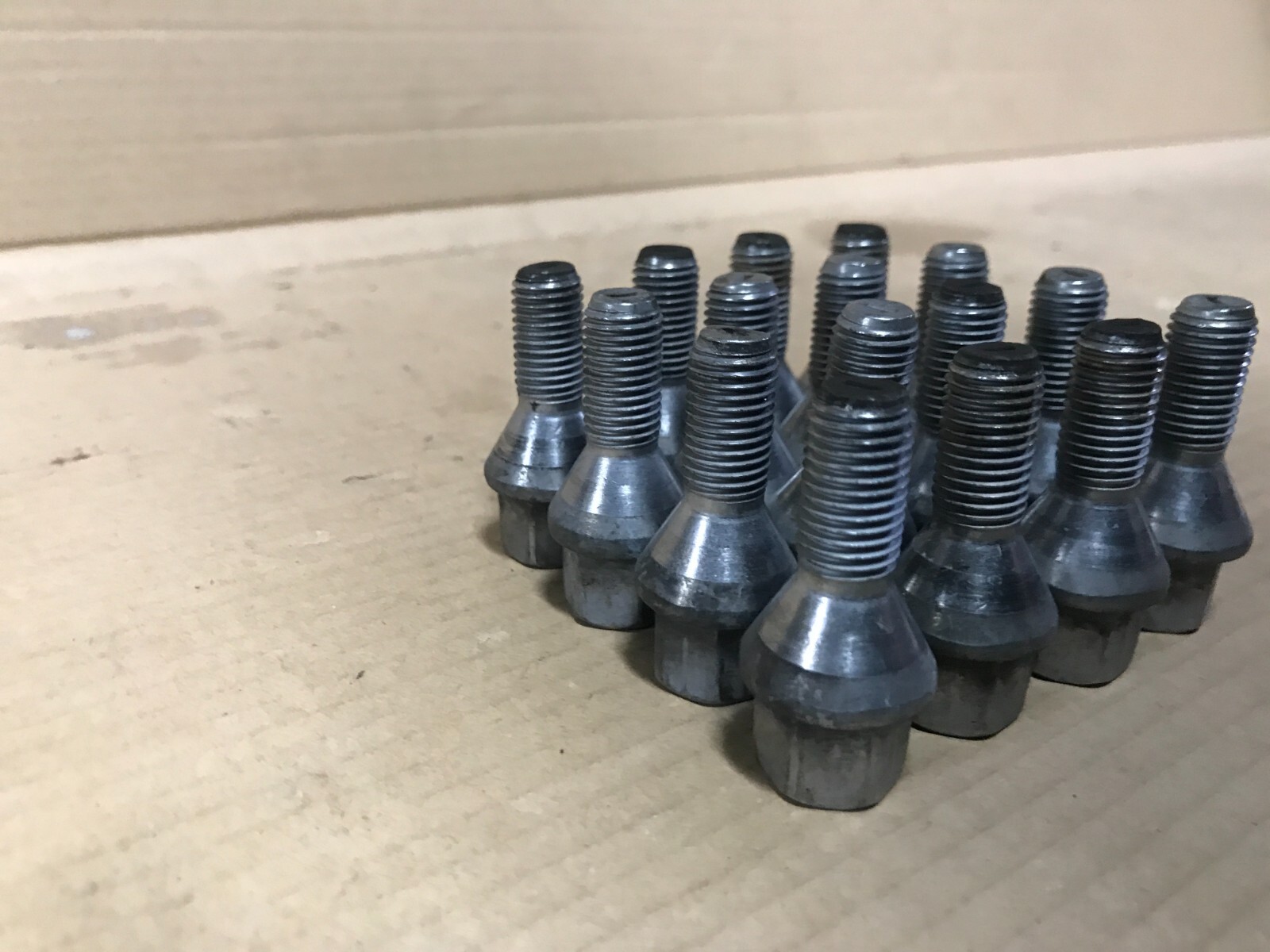 NISSAN QASHQAI ALLOY WHEEL NUTS X16 WHEEL NUTS 17MM 2017 2018 2019