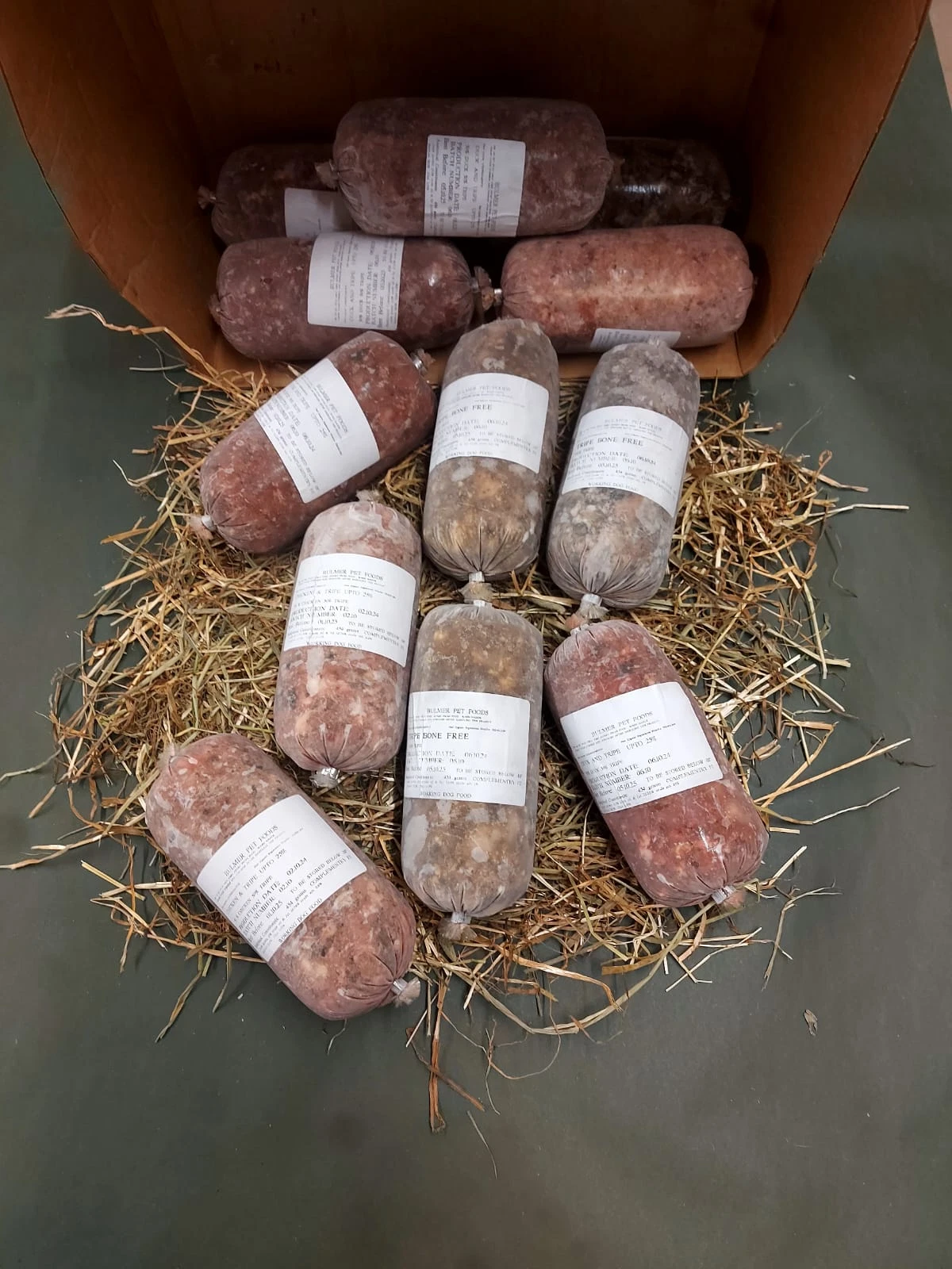 Raw Frozen Dog Food BULMER MIX BOX 454g per chubs. RAW DIET - NEXT DAY DELIVERY
Opens in a new windo