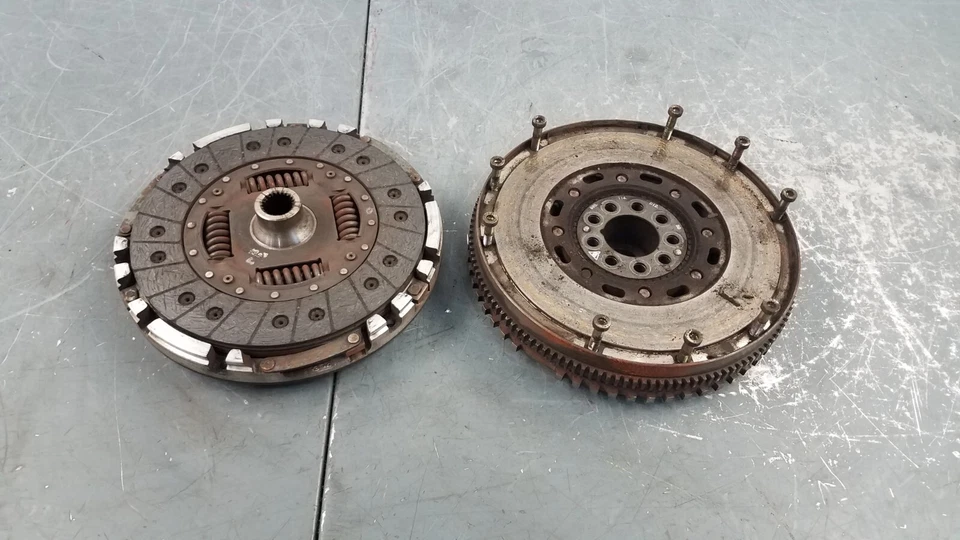 2004 Porsche 911 Turbo 996 Sachs Clutch / Flywheel Kit #6958 M3 - Image 3 of 4