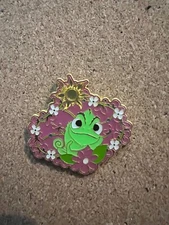 Disney Pin Loungefly - Princess Sidekick Floral Series - Pascal