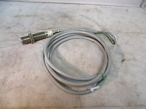 Eaton Cutler-Hammer E 57 MAL18 A2 X 055 Inductive Proximity Sensor