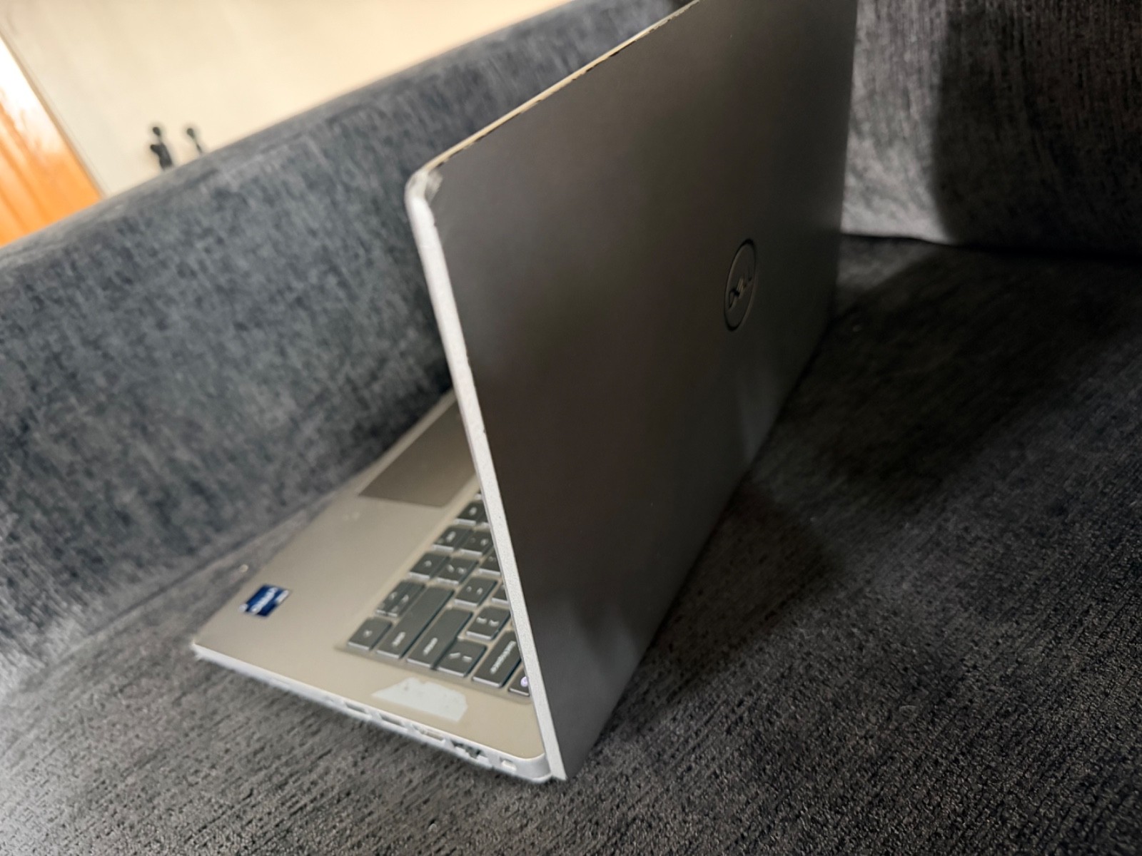 Dell Latitude 5431, 14-Inch Laptop, with Intel Core i7 12th Gen., Windows 11 Pro