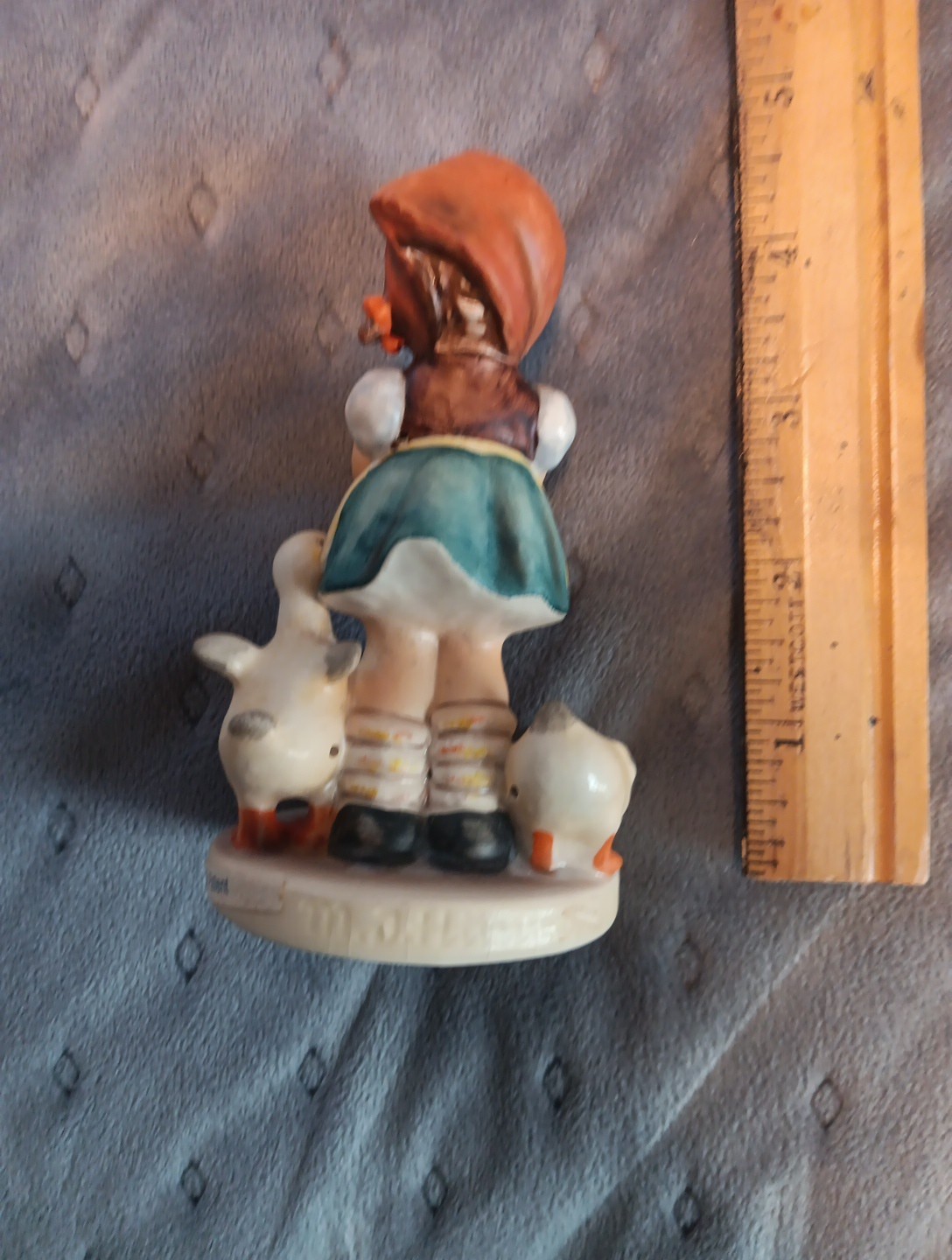HUMMEL GOEBEL Porcelain Figurine #197/1 "Be Patient" 5.5"  TMK-5