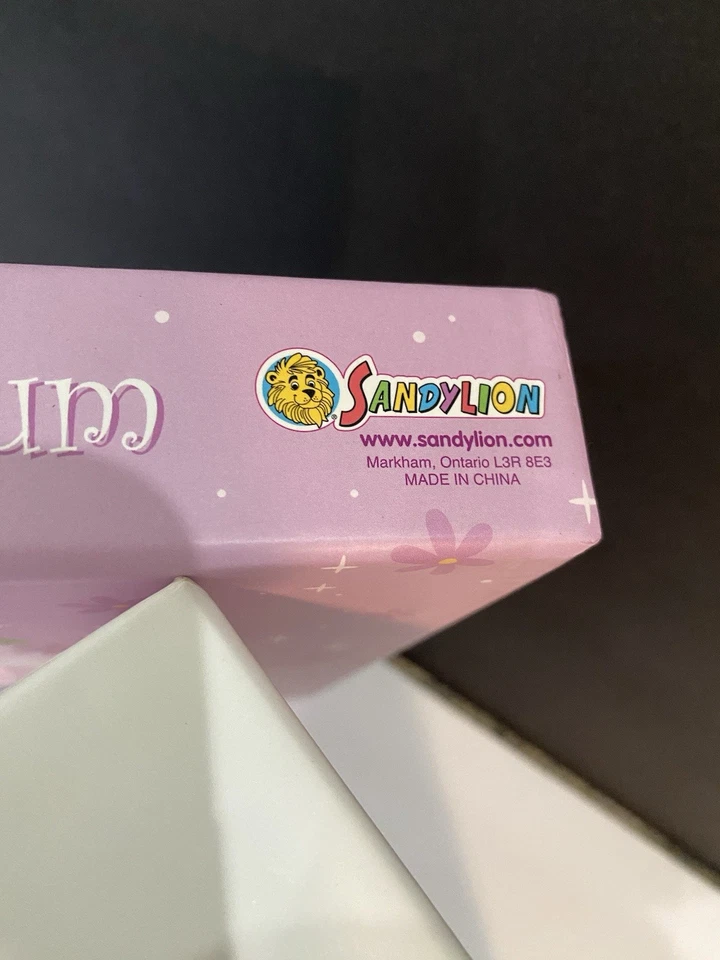 Álbum de recortes Sandy Lion Disney Princess 8x8 cubierta en relieve Foto 3 de 4