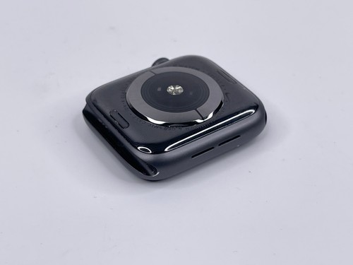 Apple Watch Series 4 Nike+ 44 mm GPS Space Grey Aluminum Case Good Condition - Picture 20 of 21