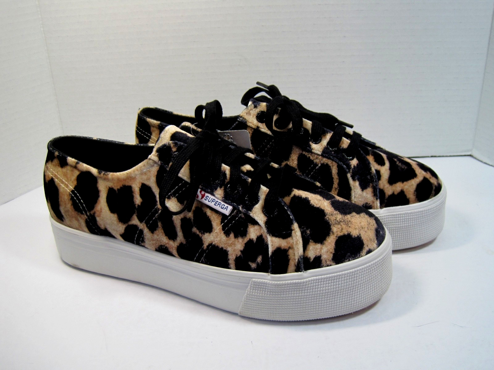 Unisex Women's  9.5 Mens 8 Nwob