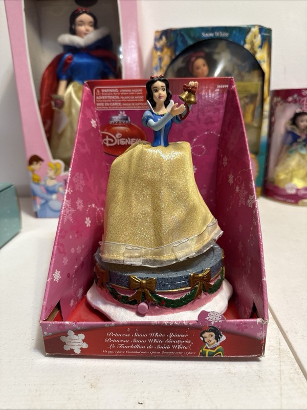 Disney Gemmy Snow White Musical Figurine on Base