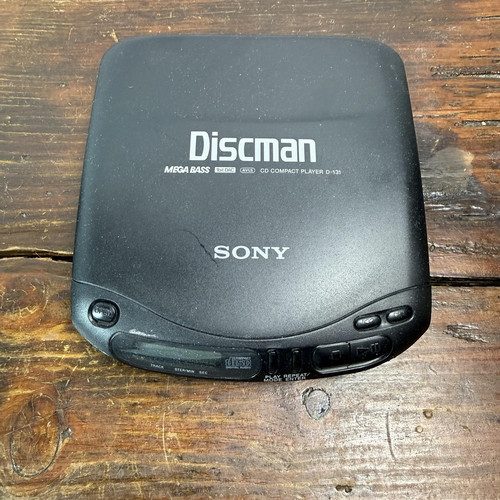 VNTG Sony Discman D-131 Portable CD Player Mega Bass ESP W/ AC Adapter TESTED