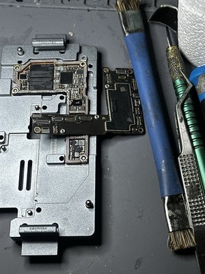 iPhone/ipad DATA RECOVERY Service / Broken Water Damaged No Power FAST!!Service