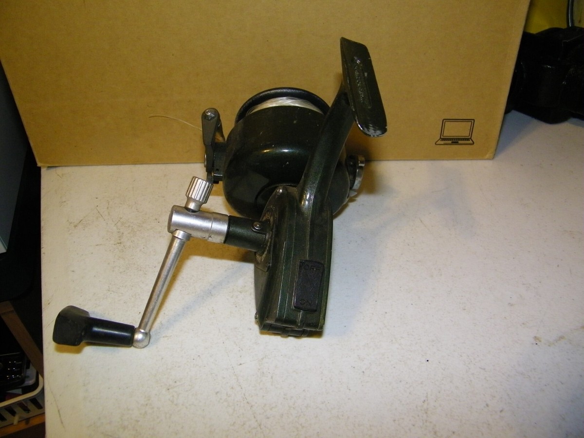 Vintage Olympic Fishing Reel Model 800 Salt Water Made in