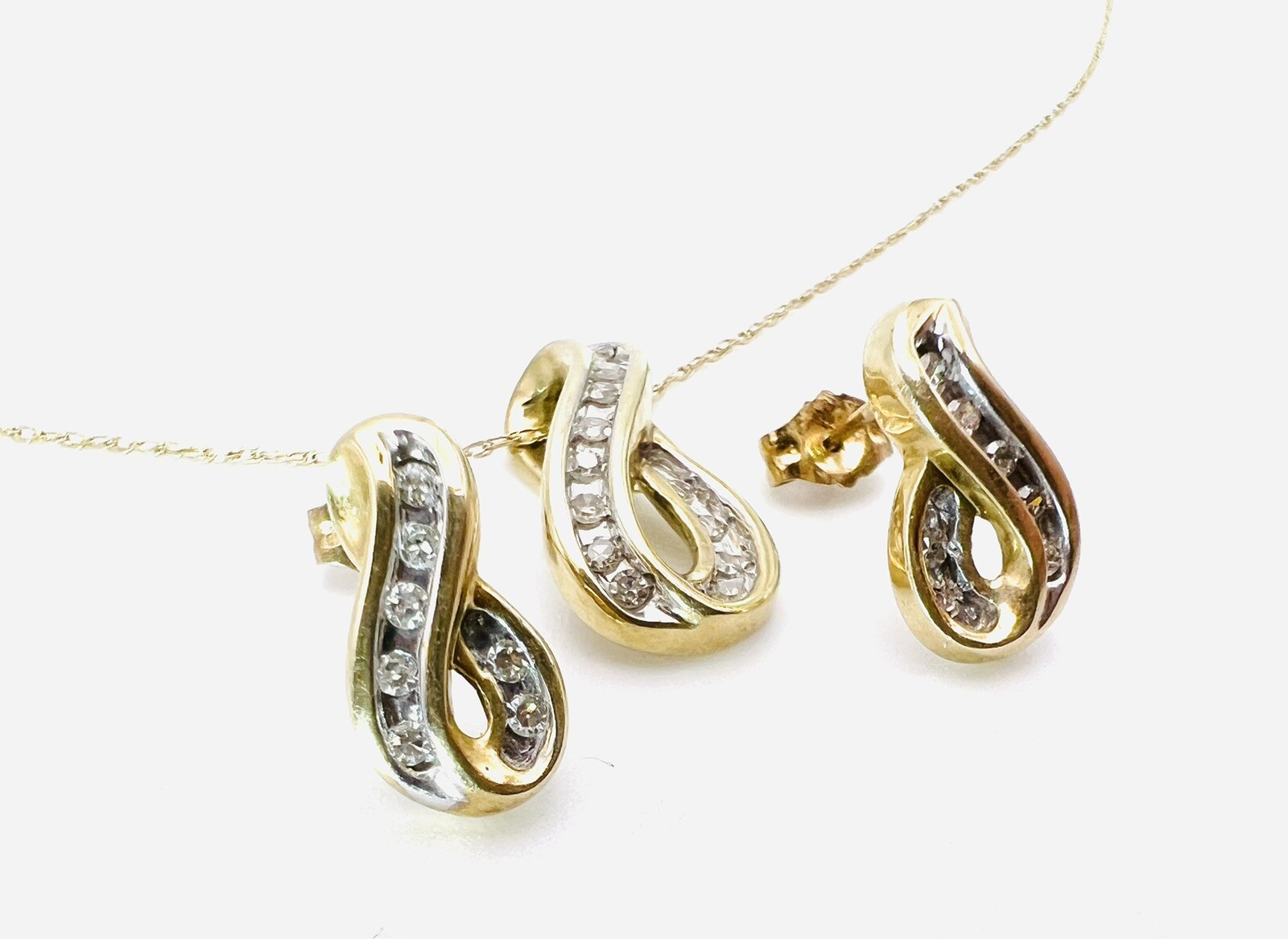 10k Solid Yellow Gold Diamond Infinity Swirl Geom… - image 5