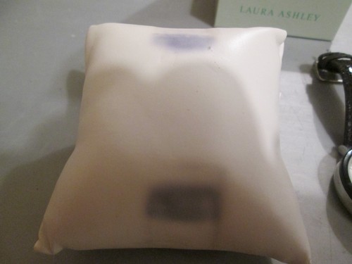 Laura Ashley Ladies Watch (LA2011BK) including Original Box - Picture 3 of 14