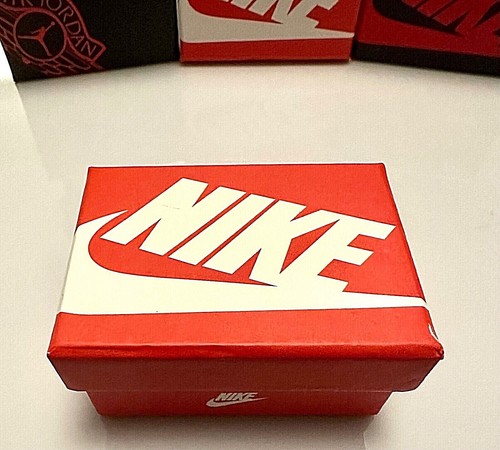 Mini Nike Keyring Sneakers π₯3D Jordan 1 keychain Trainer Sports Shoe & gift box - Picture 57 of 114