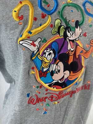 Walt Disney World 2000 T-Shirt Raised Embroidered Mickey Mouse