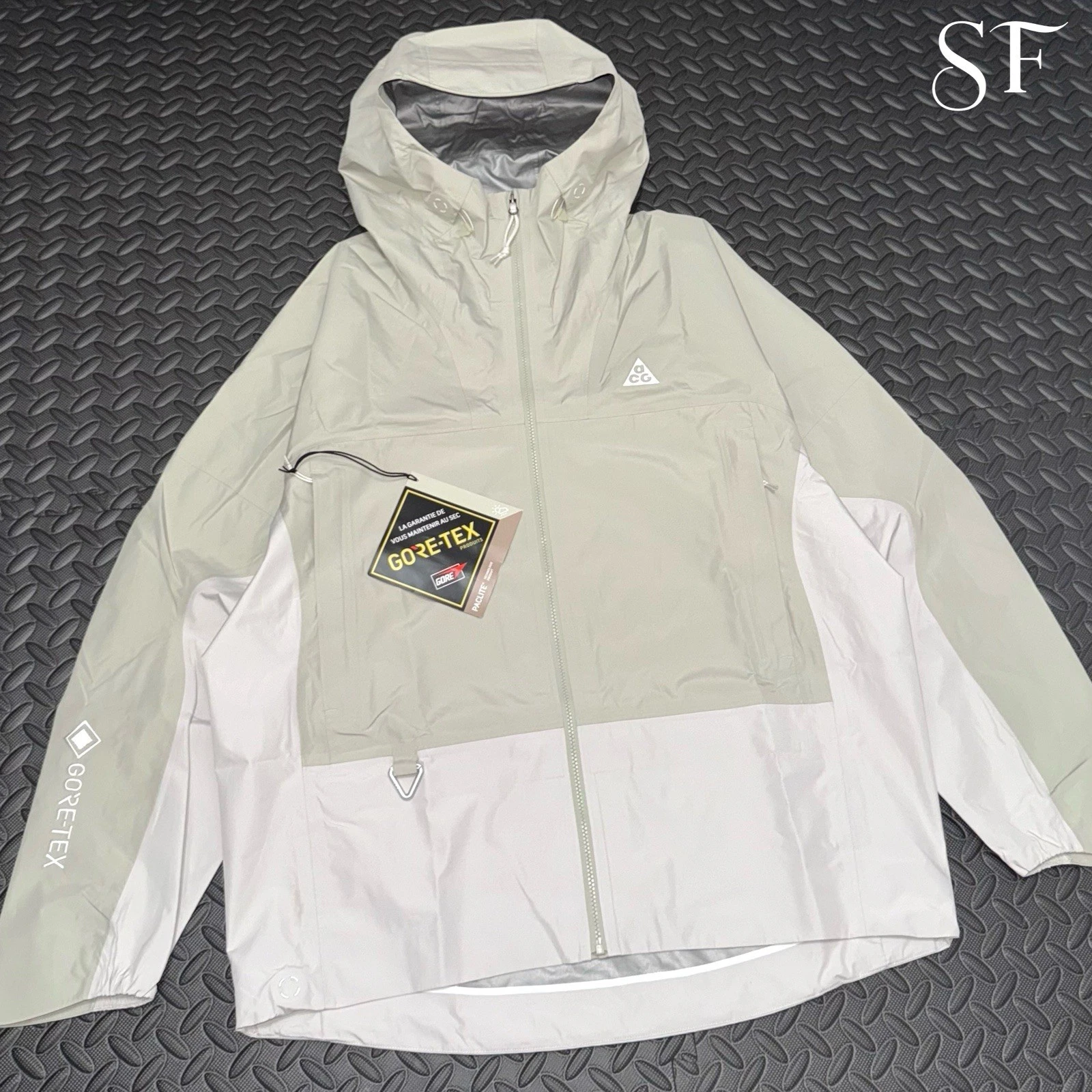 NIKE ACG CHAIN OF CRATERS STORM-FIT ADV JACKET LIGHT STONE (SZ M) DB3559-145
Opens in a new window o